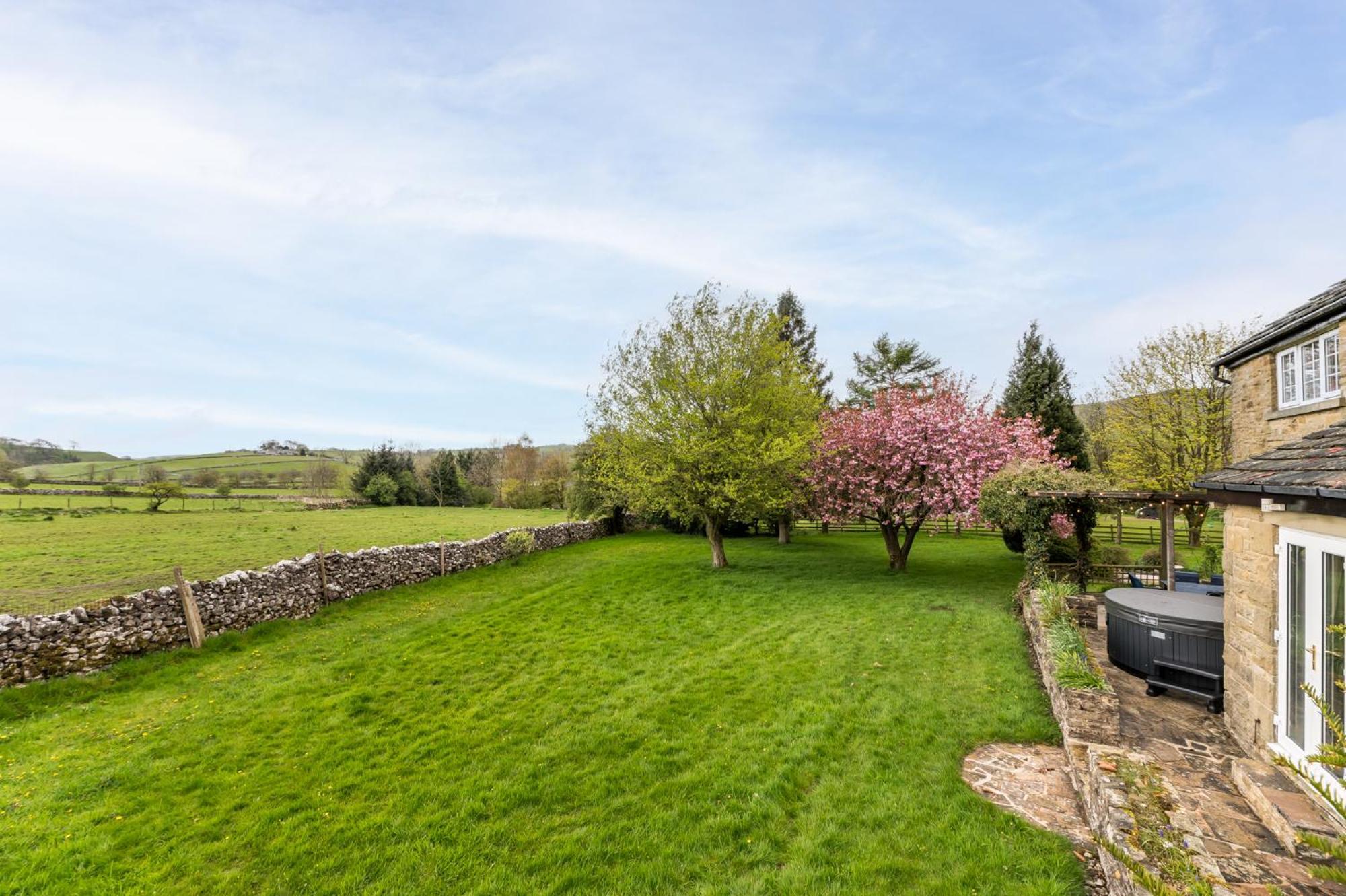 Central Malham Wellbeing Escape With Hot Tub Sleeps 8 Extérieur photo