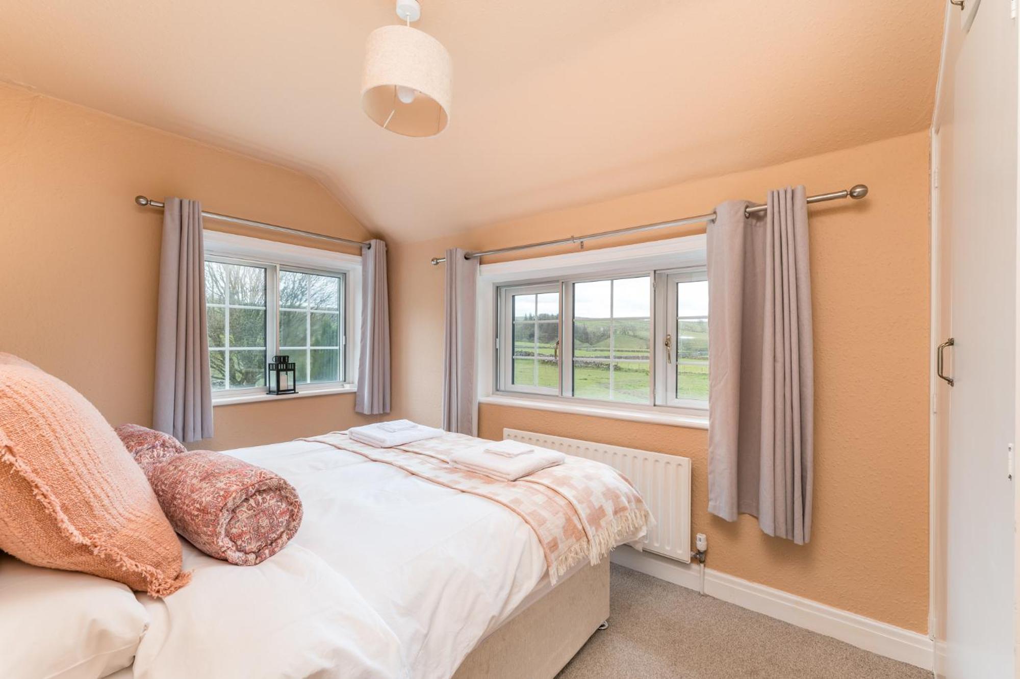 Central Malham Wellbeing Escape With Hot Tub Sleeps 8 Extérieur photo