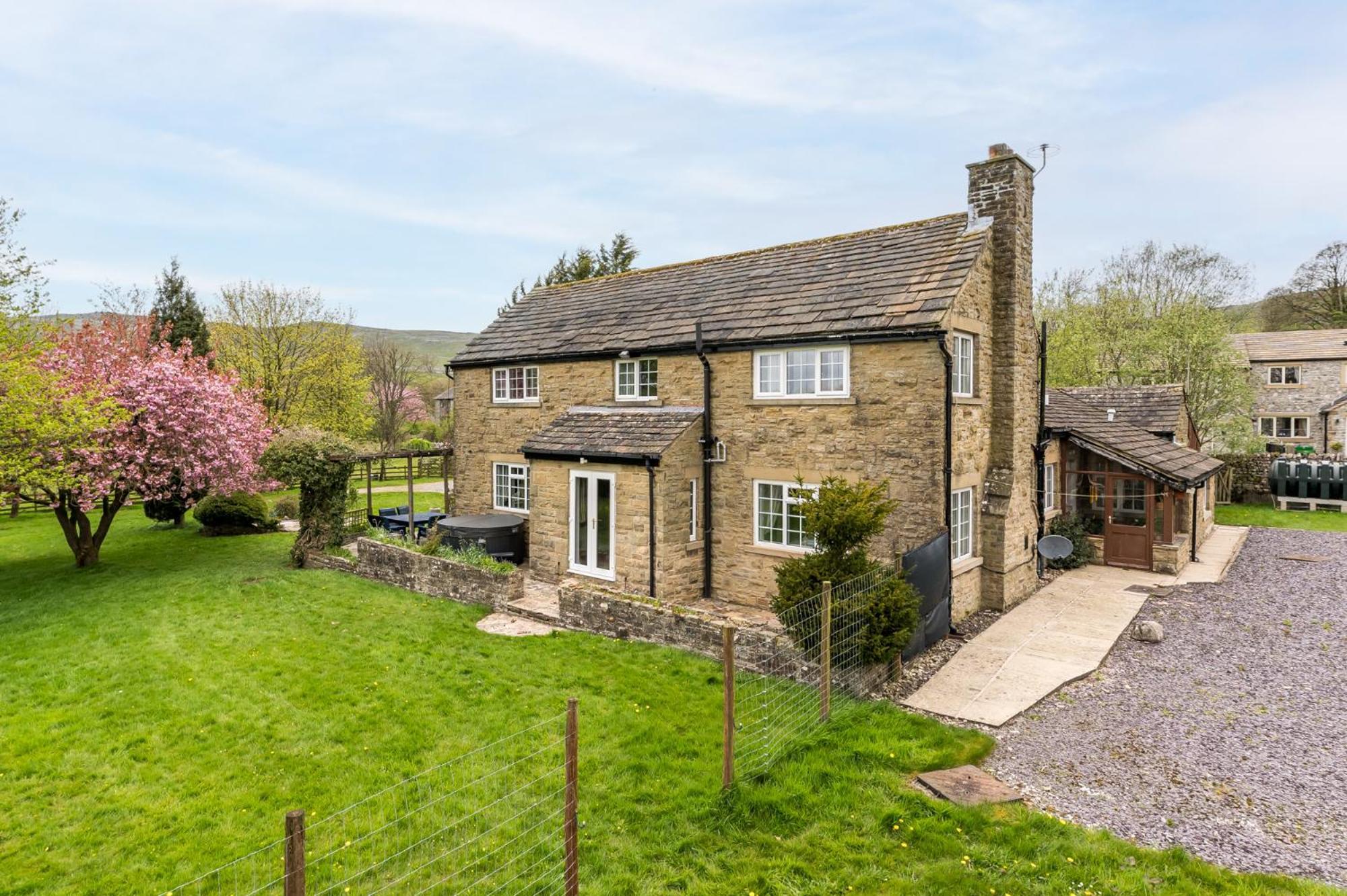 Central Malham Wellbeing Escape With Hot Tub Sleeps 8 Extérieur photo