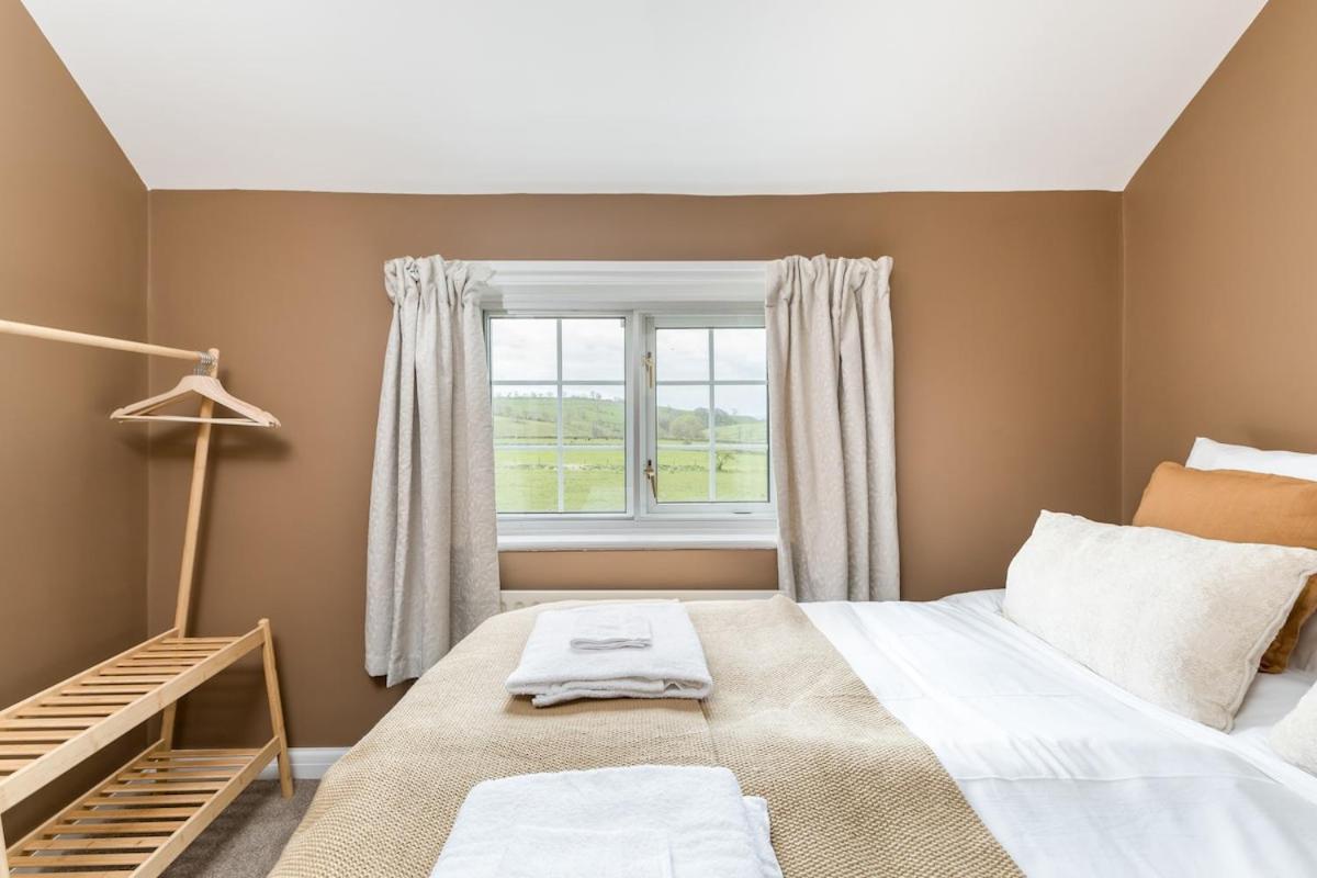 Central Malham Wellbeing Escape With Hot Tub Sleeps 8 Extérieur photo