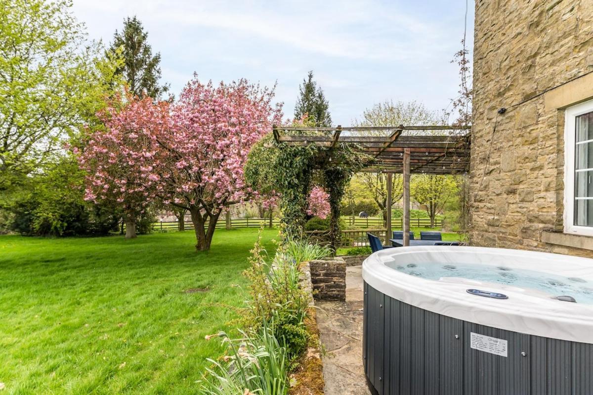 Central Malham Wellbeing Escape With Hot Tub Sleeps 8 Extérieur photo